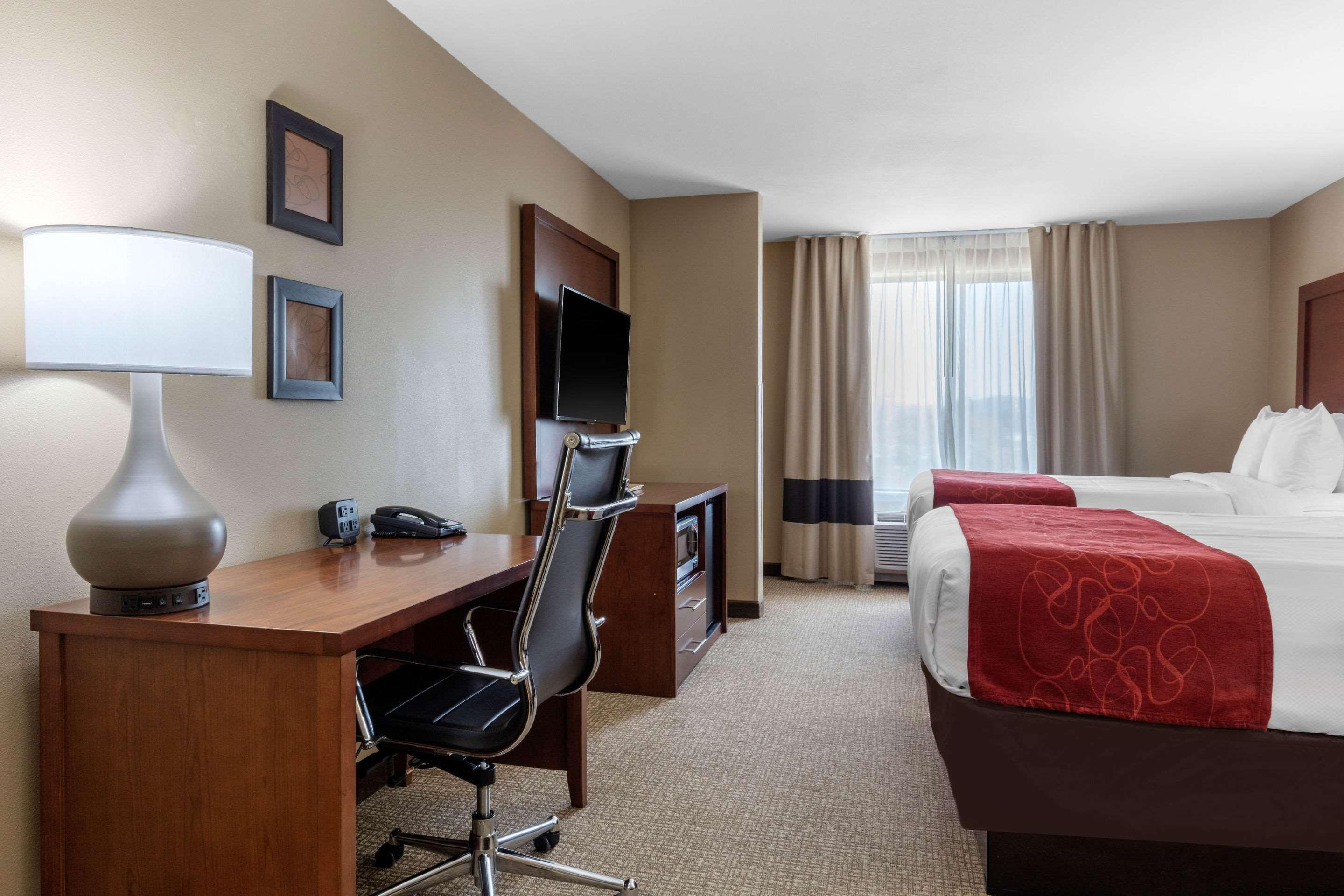 คอมฟอร์ต สวีท เพลแลม ฮูเวอร์ I-65 Hotel เพลแฮม ภายนอก รูปภาพ